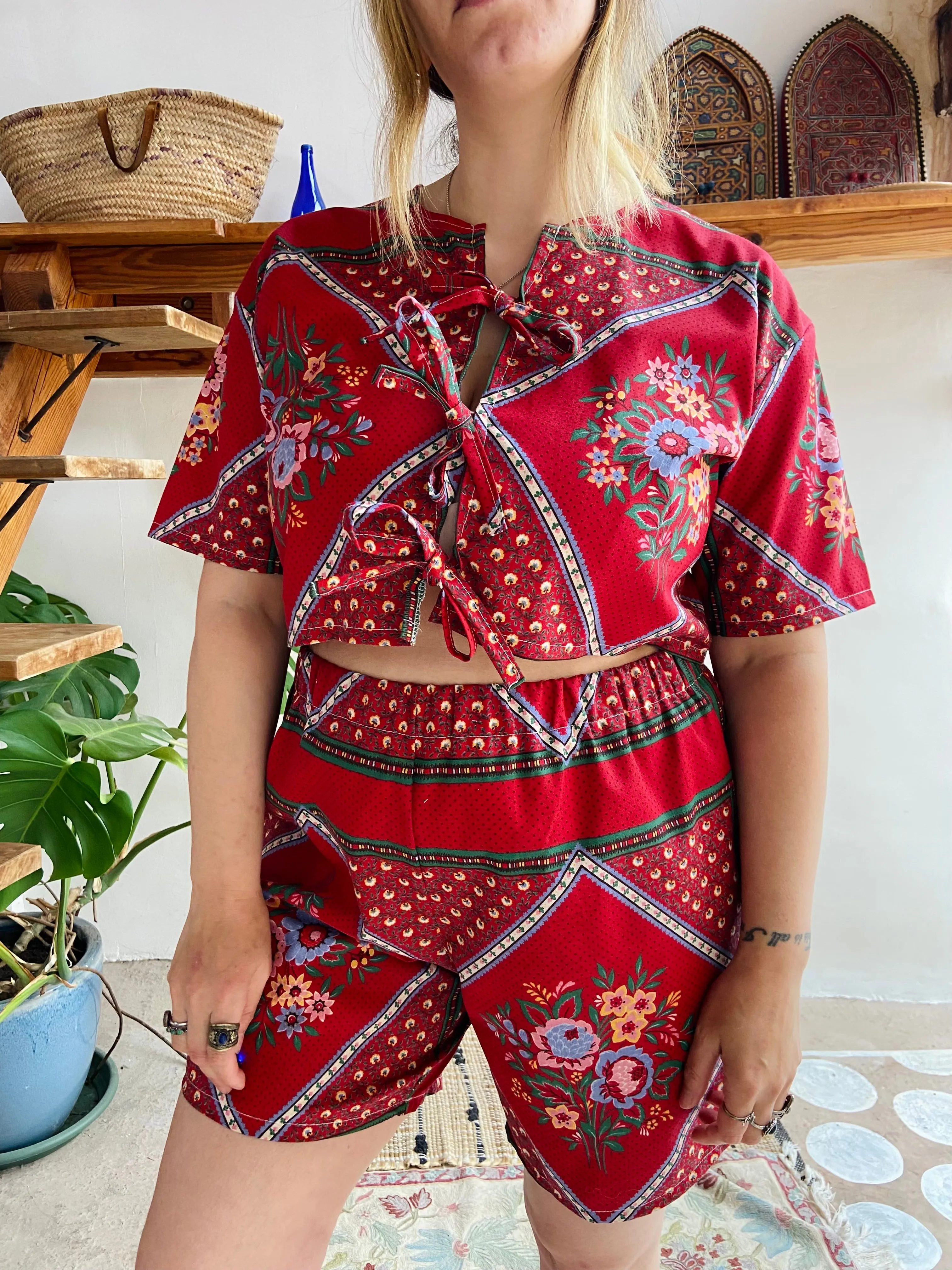 DESERT FOX Red Provencal Print High Waisted Shorts - W26 - W36