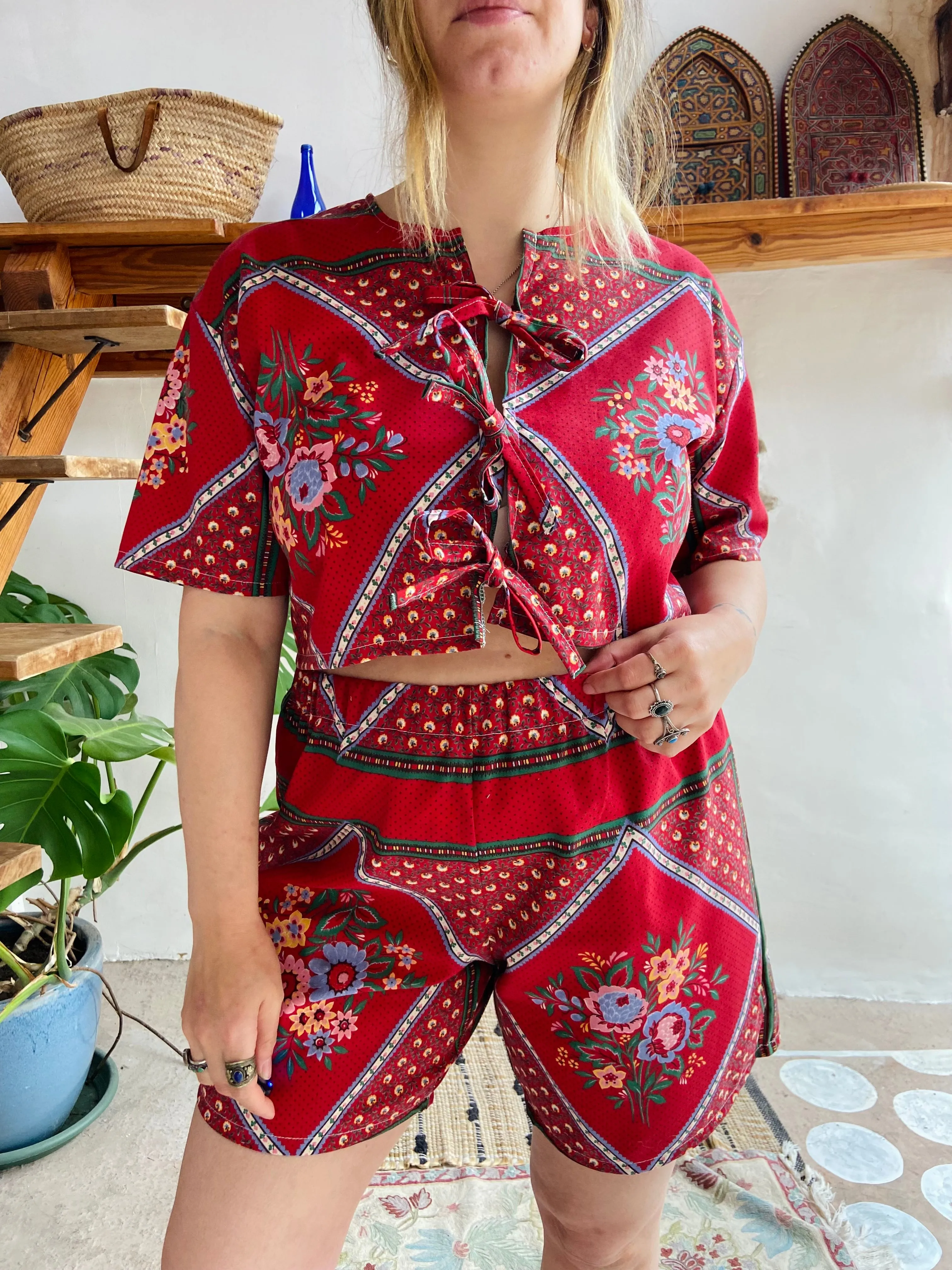 DESERT FOX Red Provencal Print High Waisted Shorts - W26 - W36