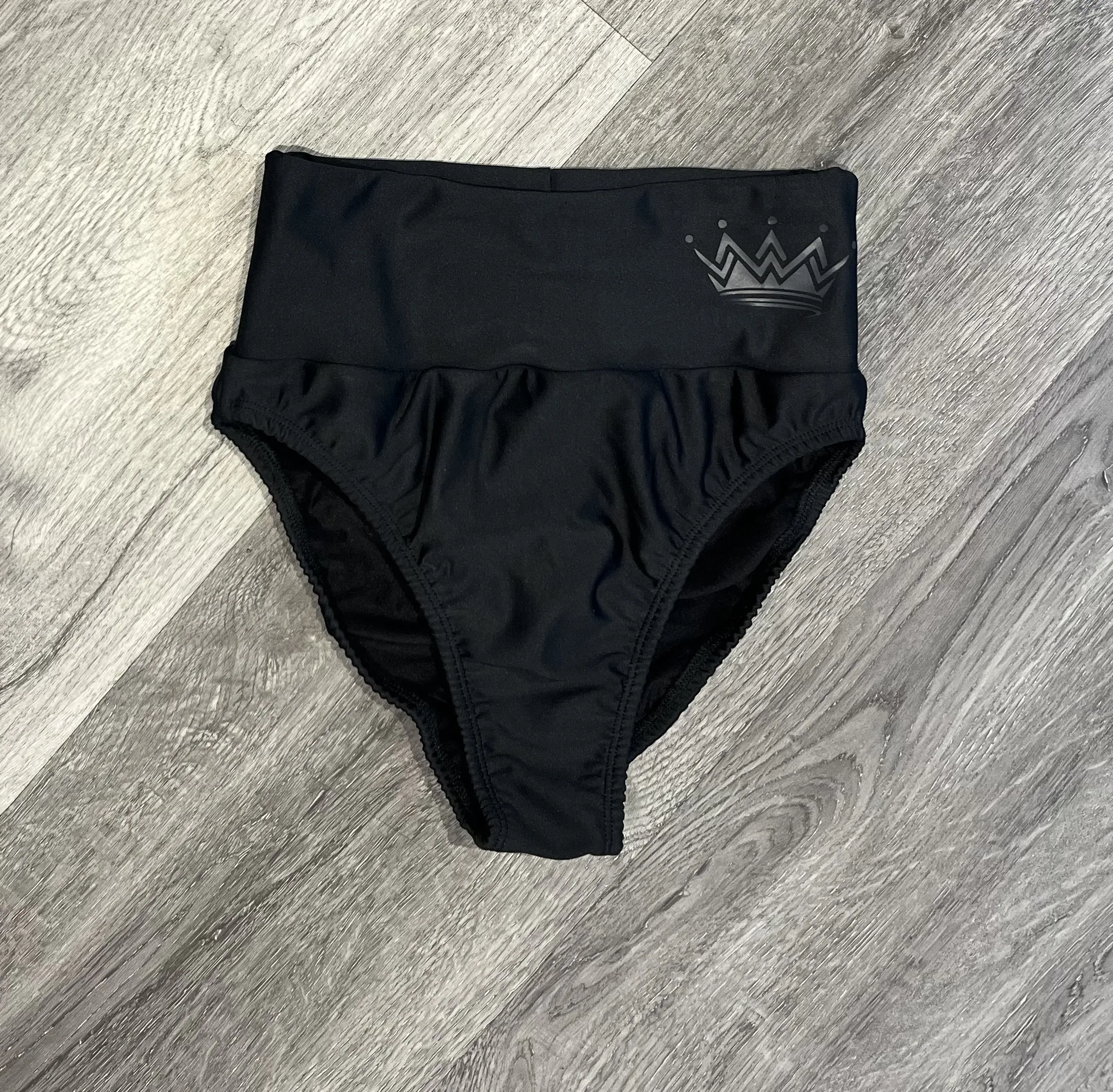 Queens Aria Cheeksters Shorts